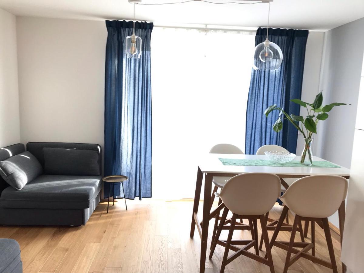 Yellow Flower Apartment With Pool - 5 Min To Lake Βιέννη Εξωτερικό φωτογραφία